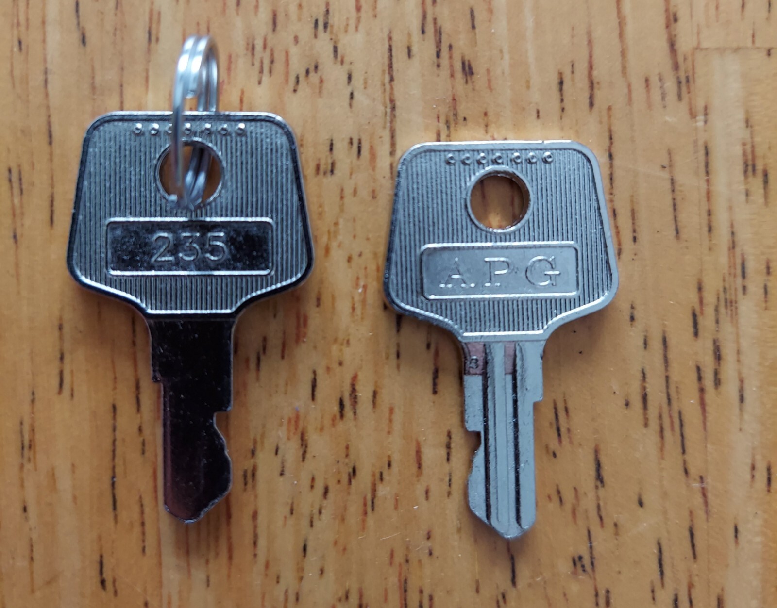 APG Vasario 235 Cash Drawer Key Pair Fits NCR, HP, MICROS, Square, Revel, & More