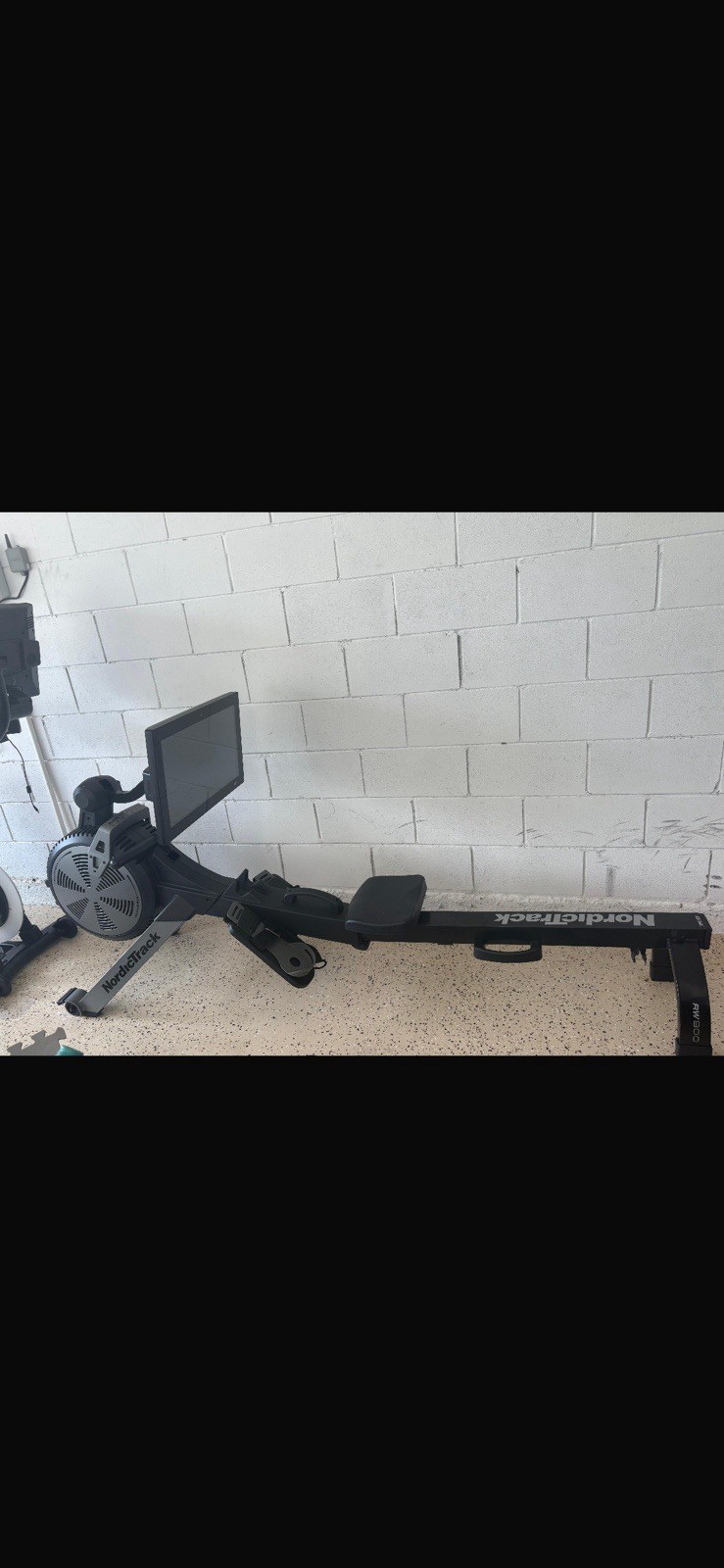 NordicTrack RW500 Rowing Machine Black Air Resistance Touchscreen