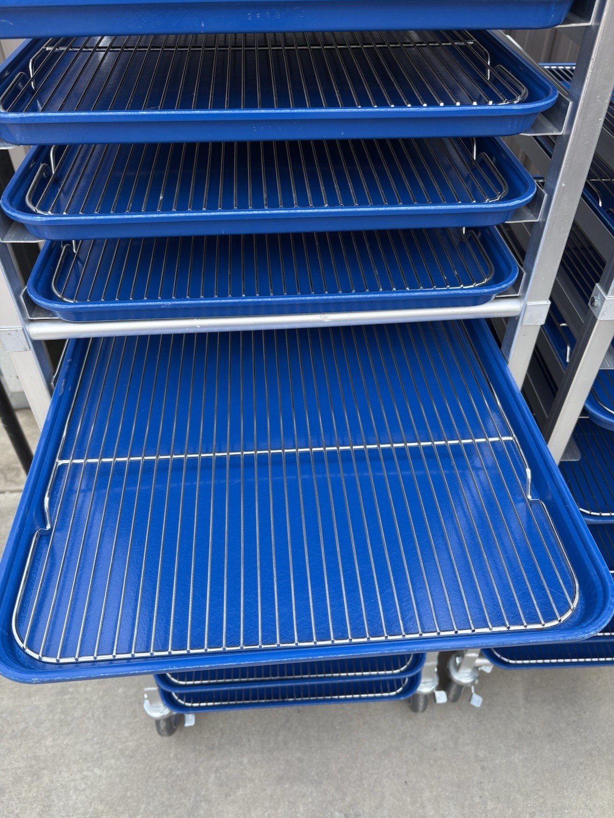 AAR-2022-A Aluminum Bun Pan Rack w/ 20 Pans Capacity