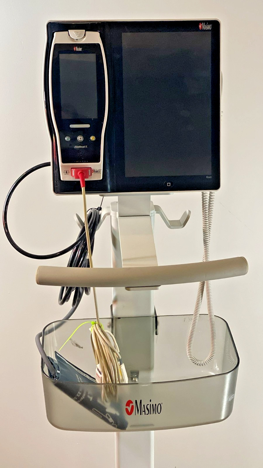 Masimo Root RDS7A Radical-7 Touchscreen w/Stand & Accessories