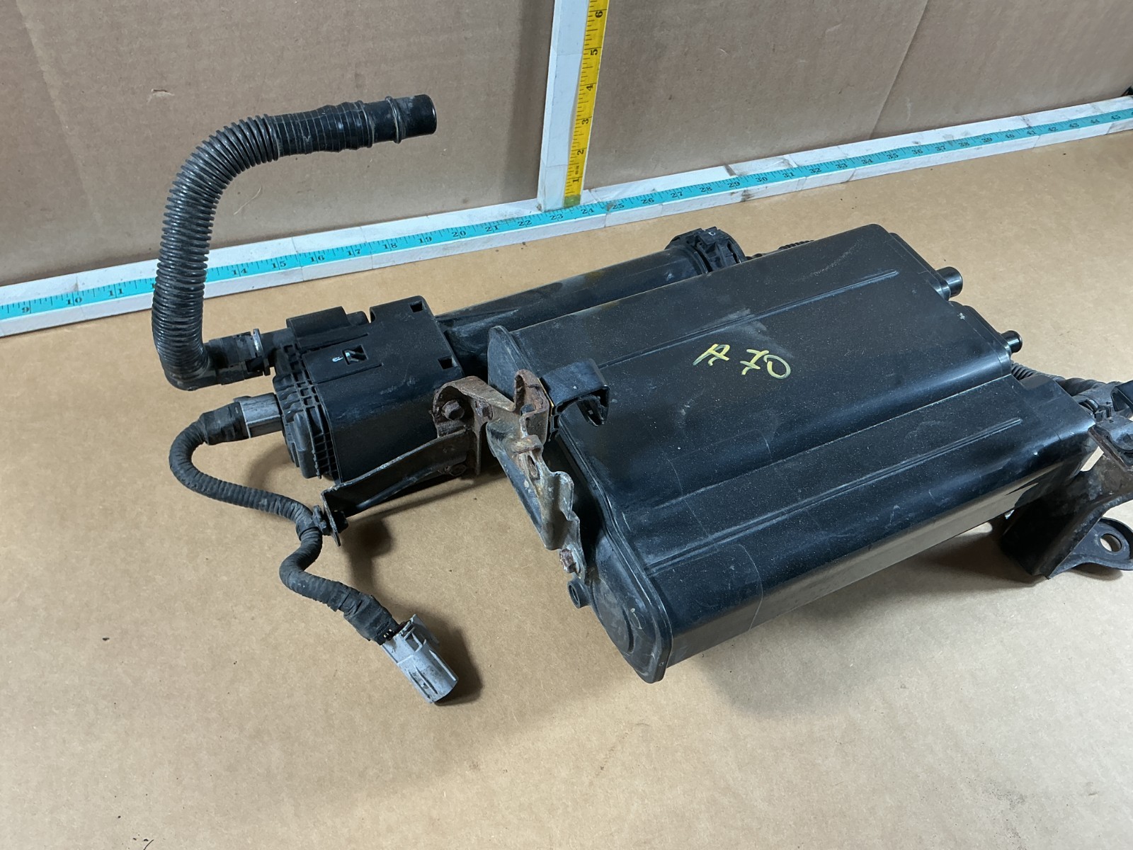 2010-2015 Toyota Prius Fuel Vapor Evaporator Charcoal Canister 77740-47060 OEM