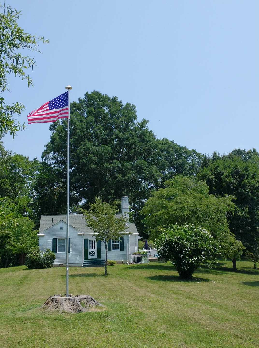 20' Delta SECTIONAL Residential Flagpole (Silver)