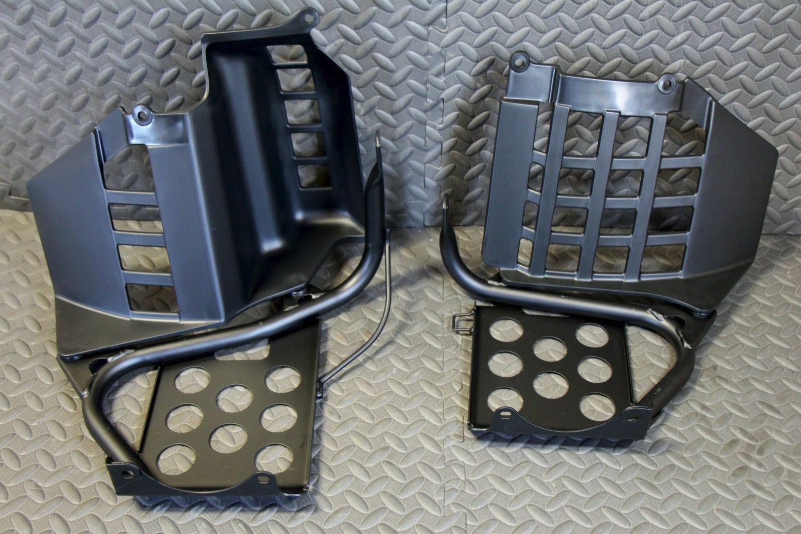 NEW Black Heel Guards footrest Yamaha Banshee left + right nerf bars plastics