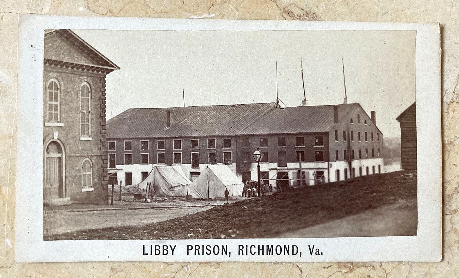 RARE! CIVIL WAR CONFEDERATE LIBBY PRISON w/ PRISONERS RICHMOND,VA CIRCA APR 1864