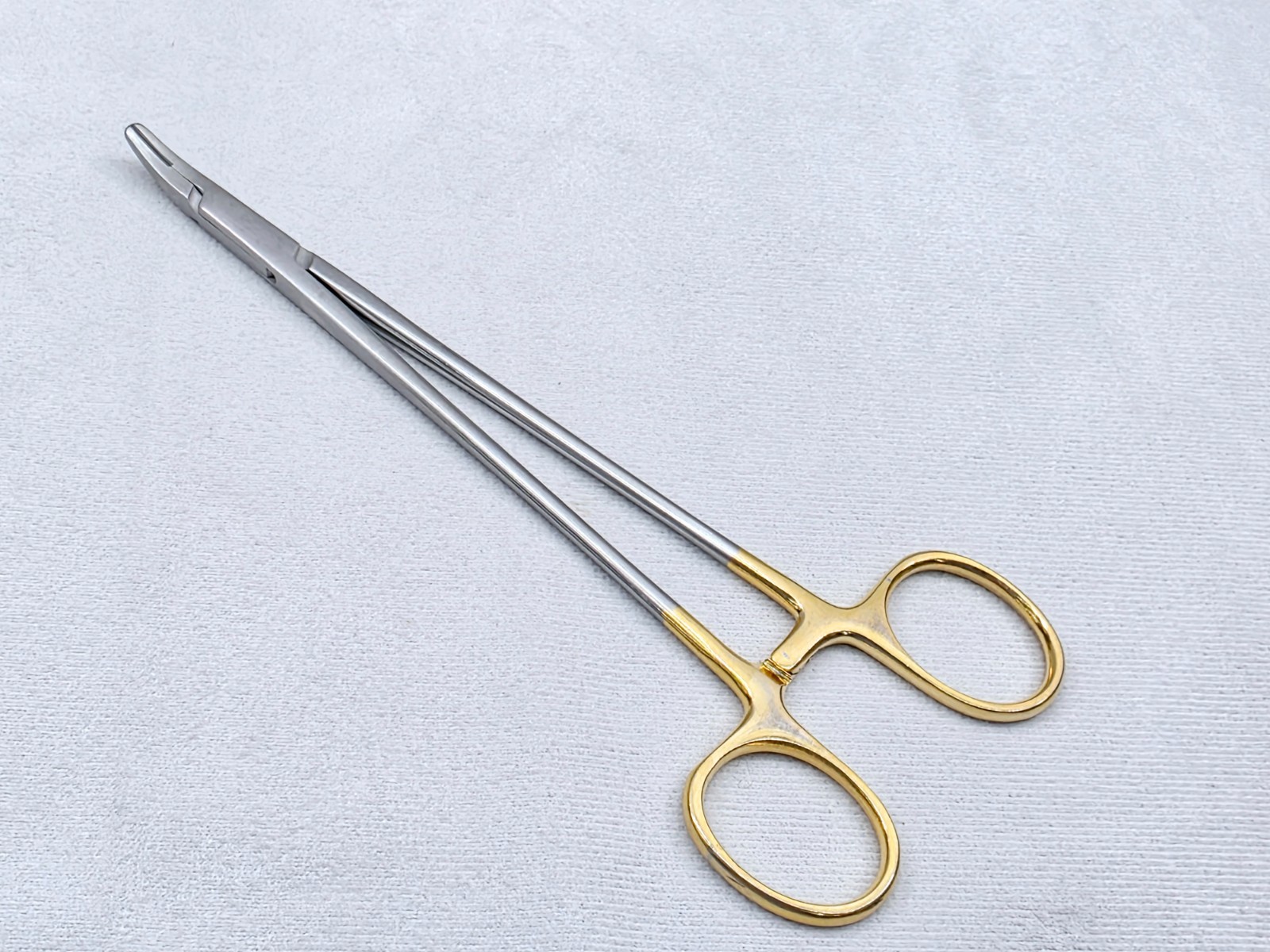 V. Mueller SU16122 Vital Heaney Needle Holder Curved TC 8" - Ultrasonic Cleaned
