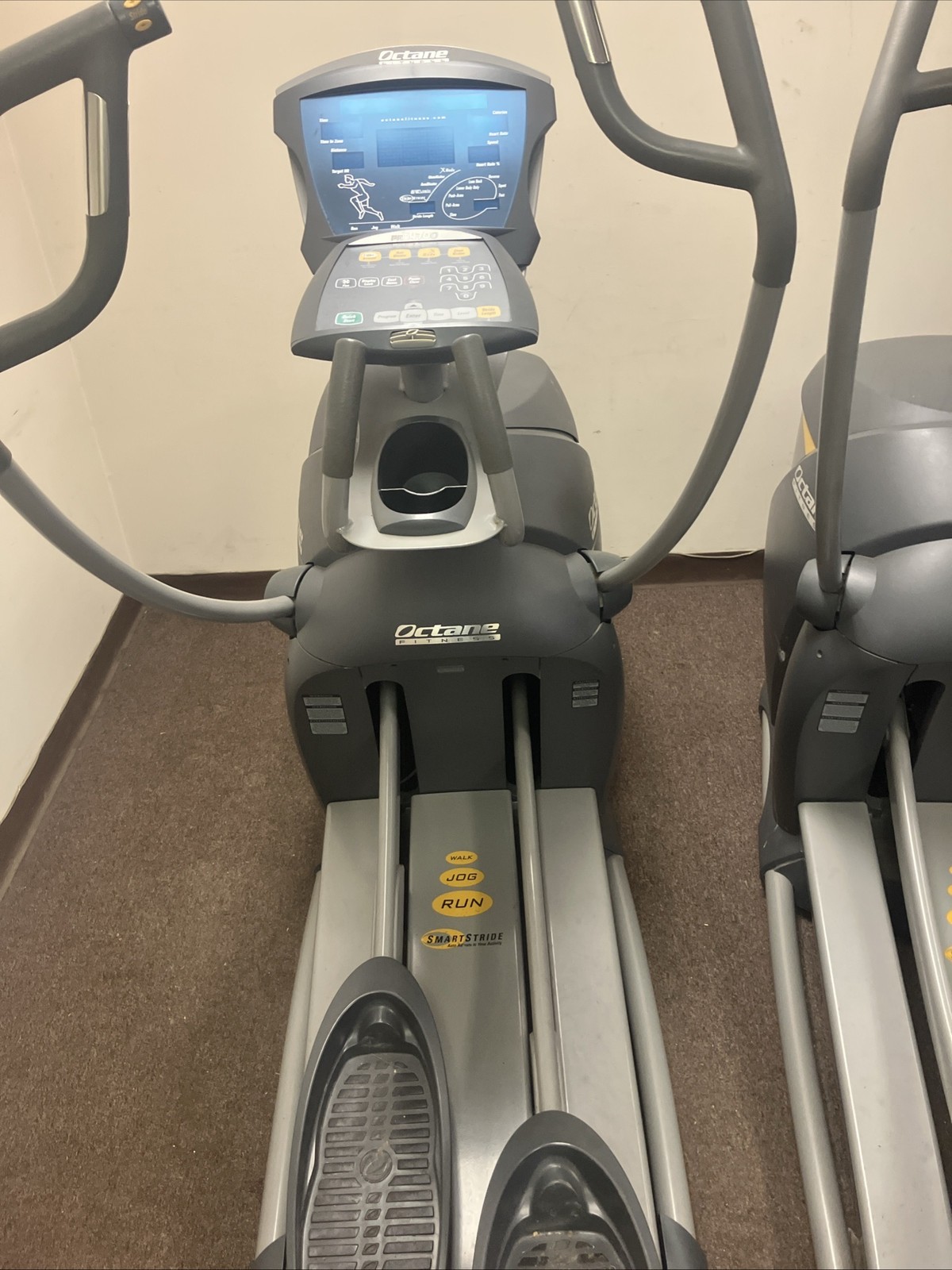 Octane Pro 4700 Elliptical Crosstrainer - SHIPPING NOT INCLUDED