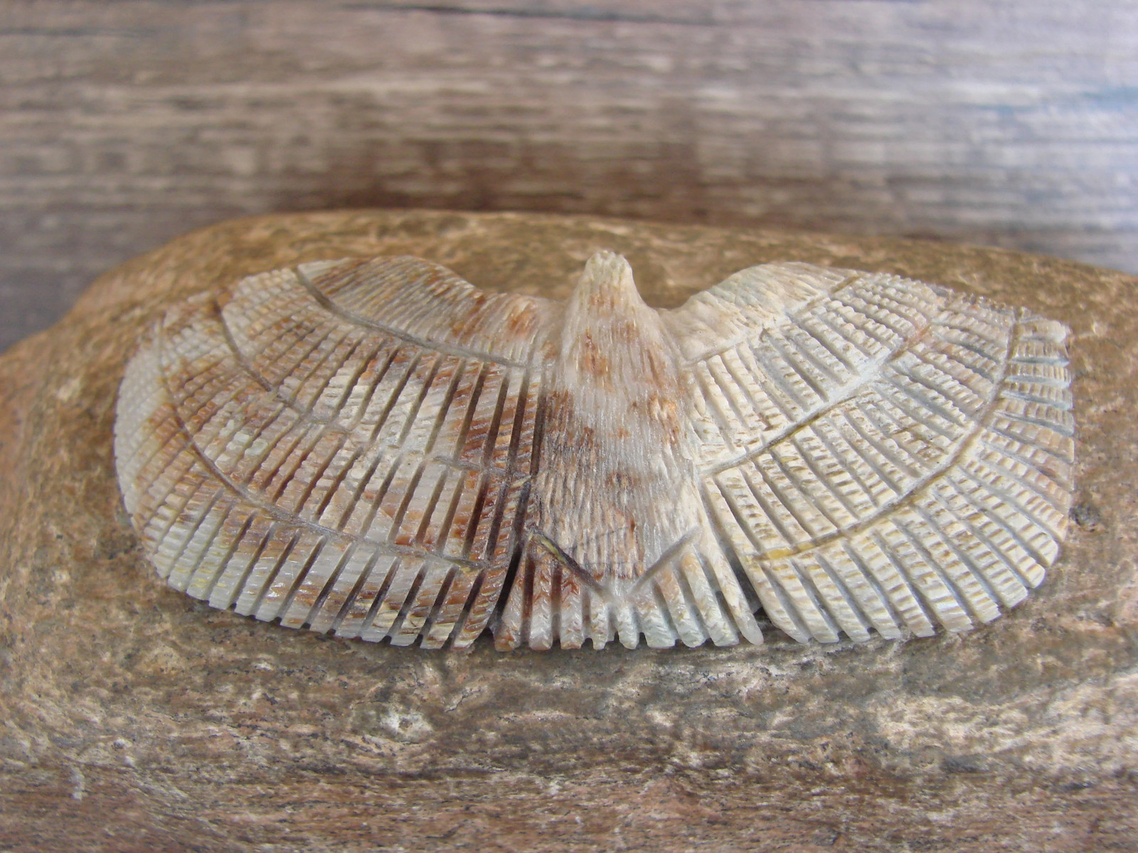 Native American Zuni Hand Carved Eagle Fetish - Lowsayatee