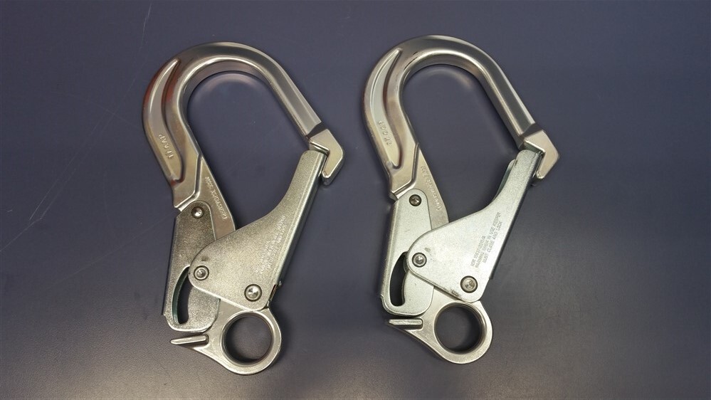 Lot of 2 Yoke Niagra N-5271T Aluminum Rebar Hook 3600 lbs. Gate Strength