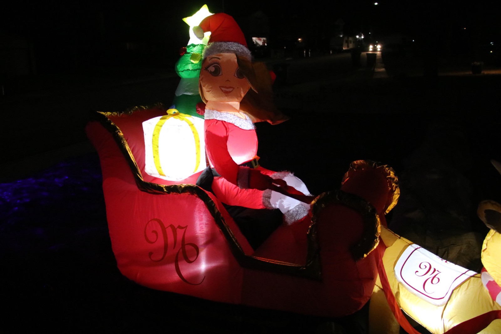 Mariah Carey 12ft Christmas Inflatable Santa Sleigh +3 Reindeer Outdoor -RETIRED