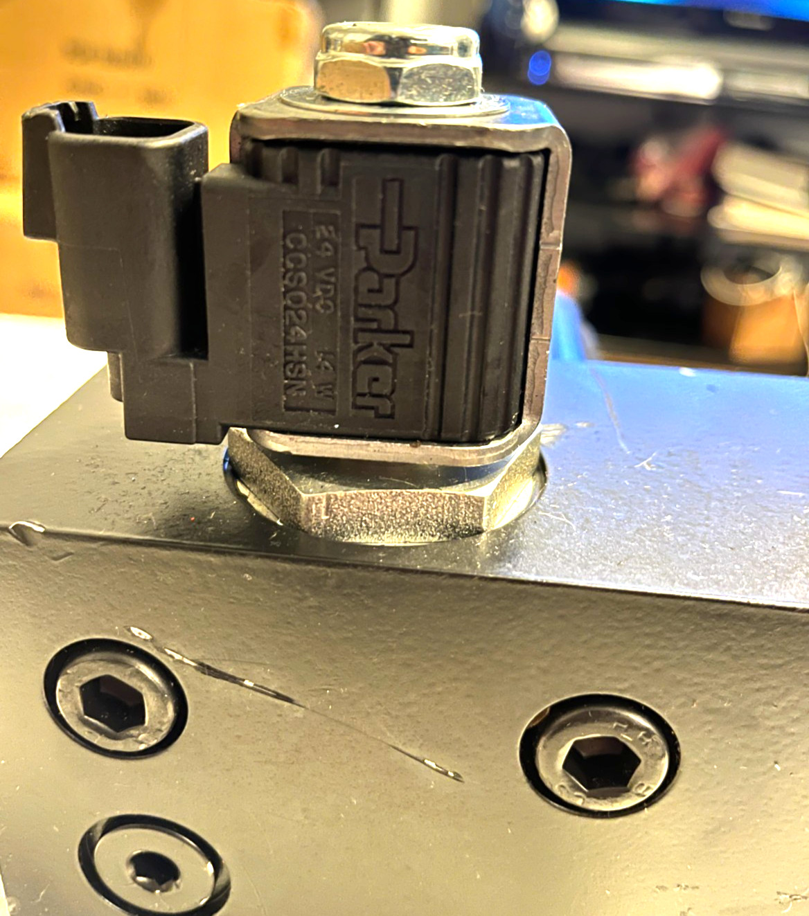 Genuine OEM John Deere Parker AT495572 Fan Drive Hydraulic Motor