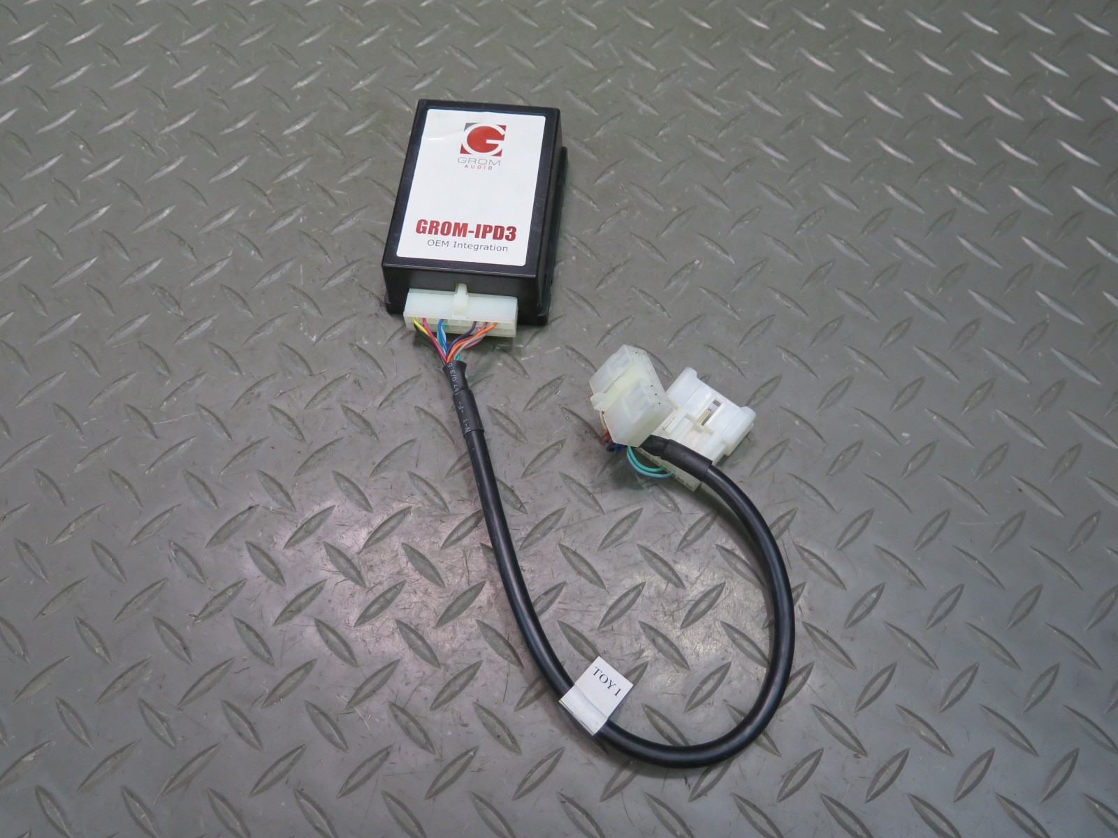 GROM-IPD3 IPOD V3 ADAPTER CAR AUDIO INTEGRATION W CABLE