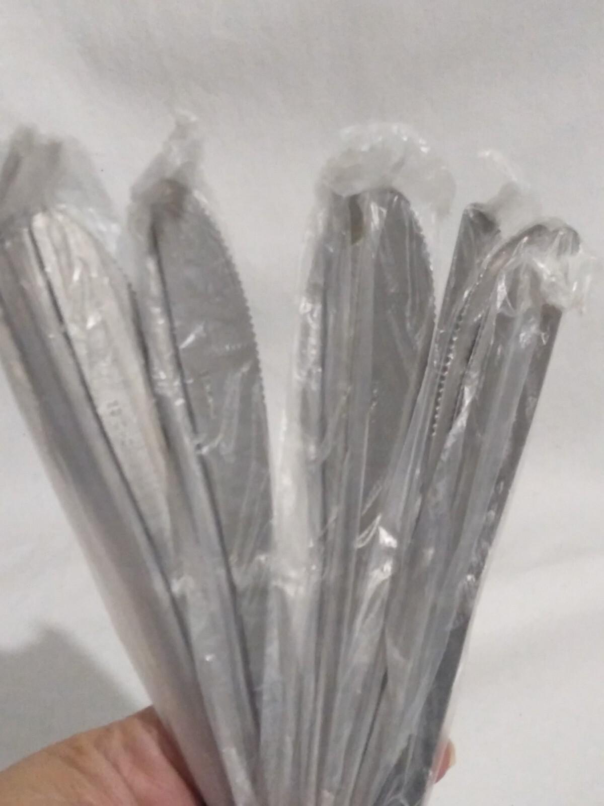 12 PCs Restaurant Quality Stainless Steel Dinner Knife Flatware Windsor 8"