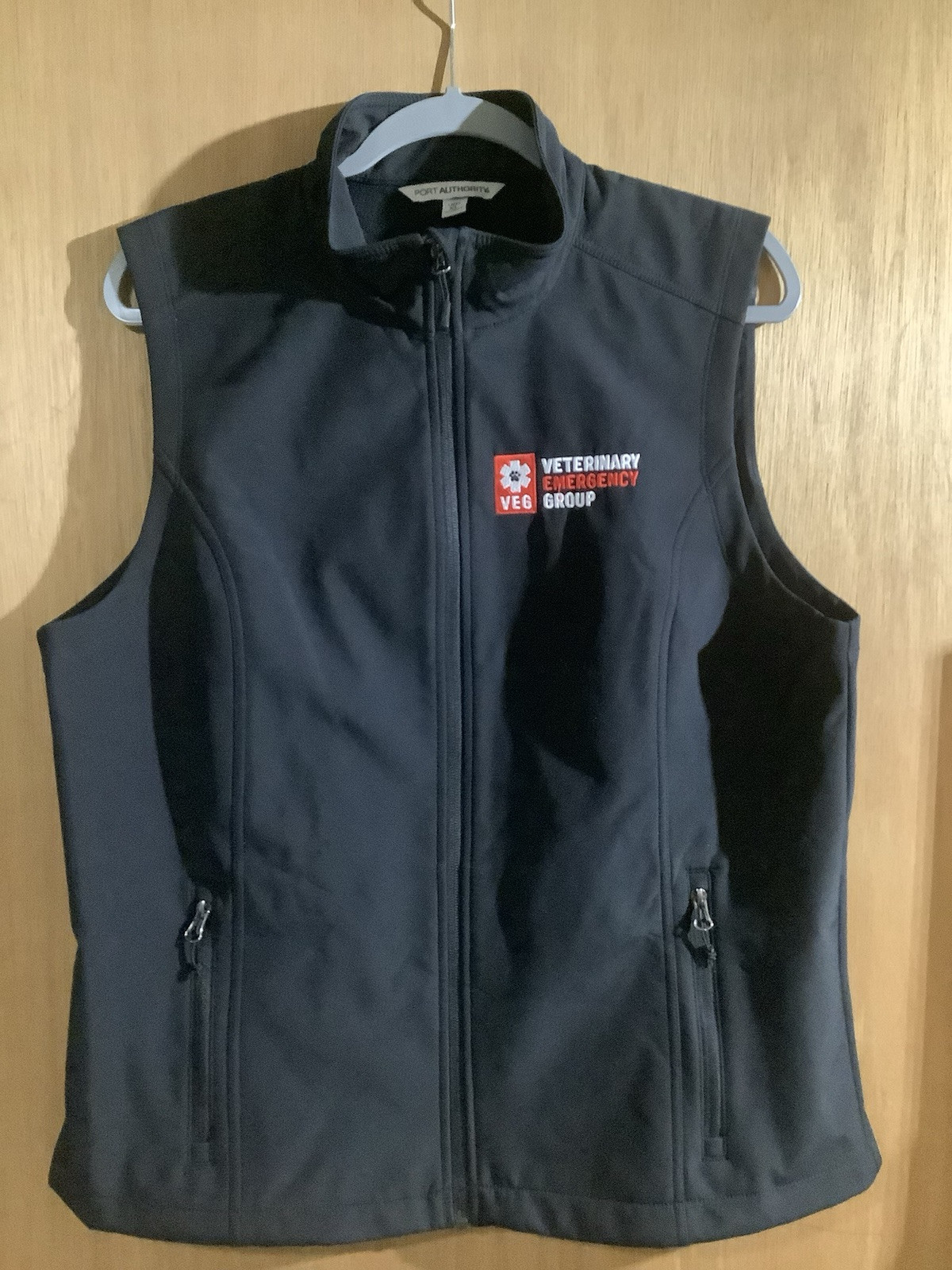 Veterinary Emergency Group Jackets Lot