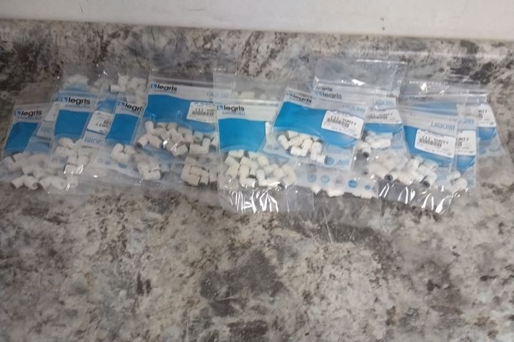 Parker 6579 56 14WP2 180 Pk 1/4 In Pipe Size White Fixed Elbow