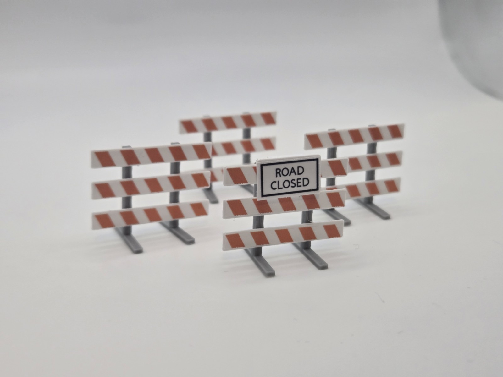 1/87 Scale Type III Barricade *4 Pack* with Road Closed Sign