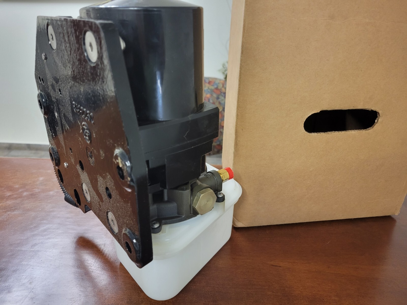 MERCURY RACING TRIM TAB PUMP ASSEMBLY 8M0083288 - New In Box - Free Shipping