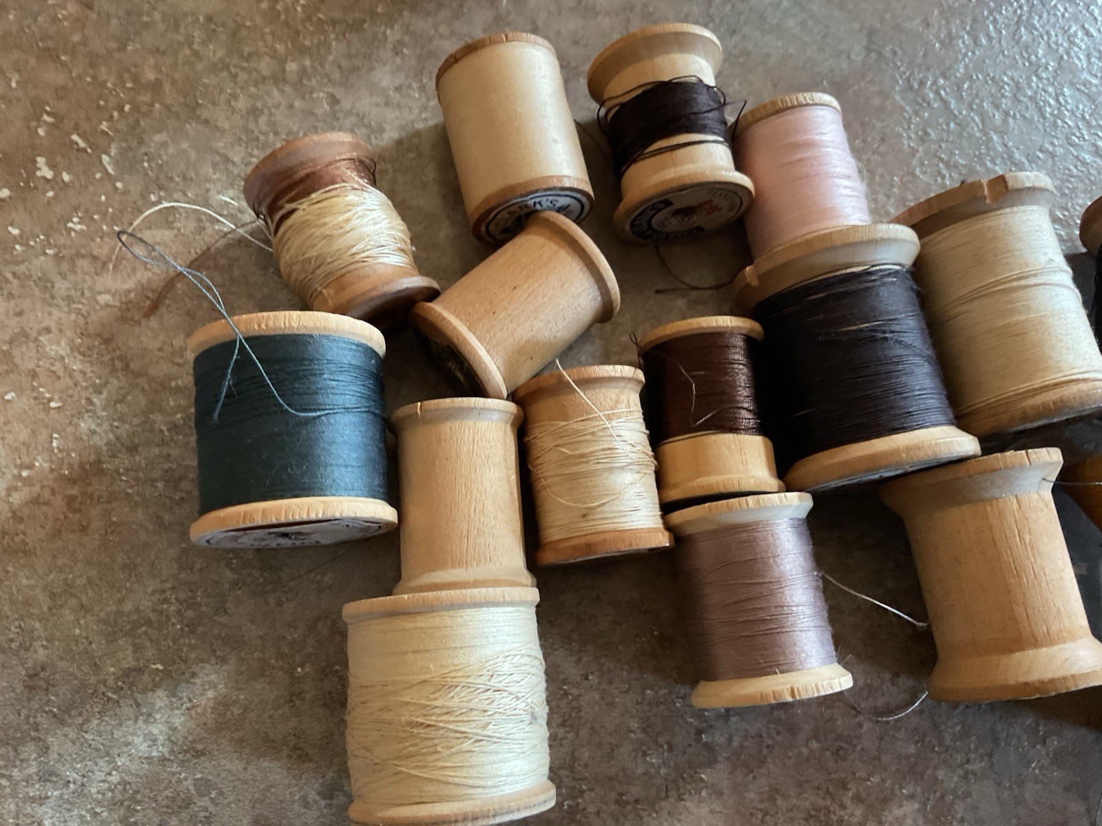 Vintage Wooden Sewing Thread Spools A Lot Of 16 Mixed