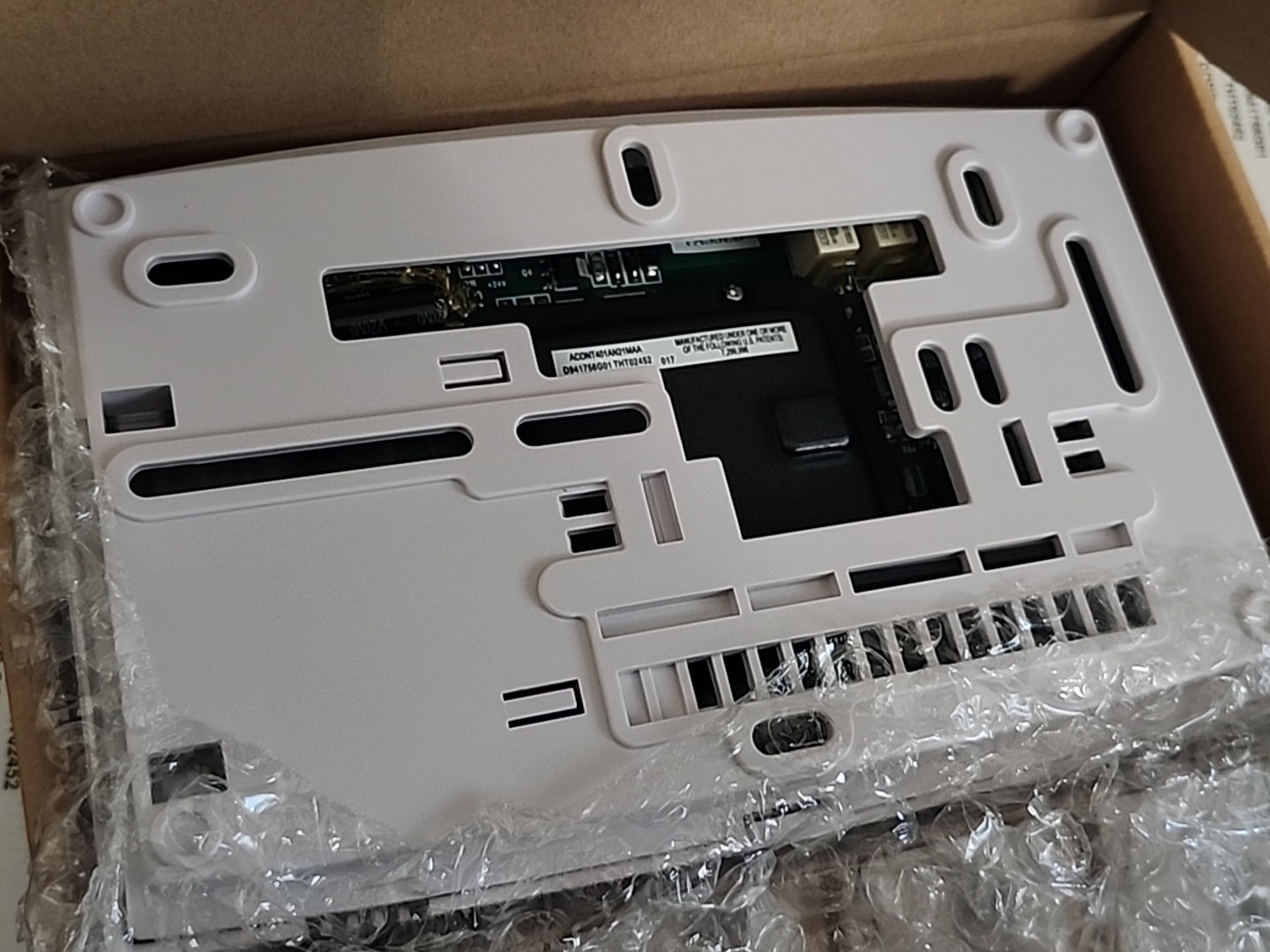 AMERICAN STANDARD HEATING & AIR CONDITIONING THERMOSTAT MODEL ACONT401AN21MAA