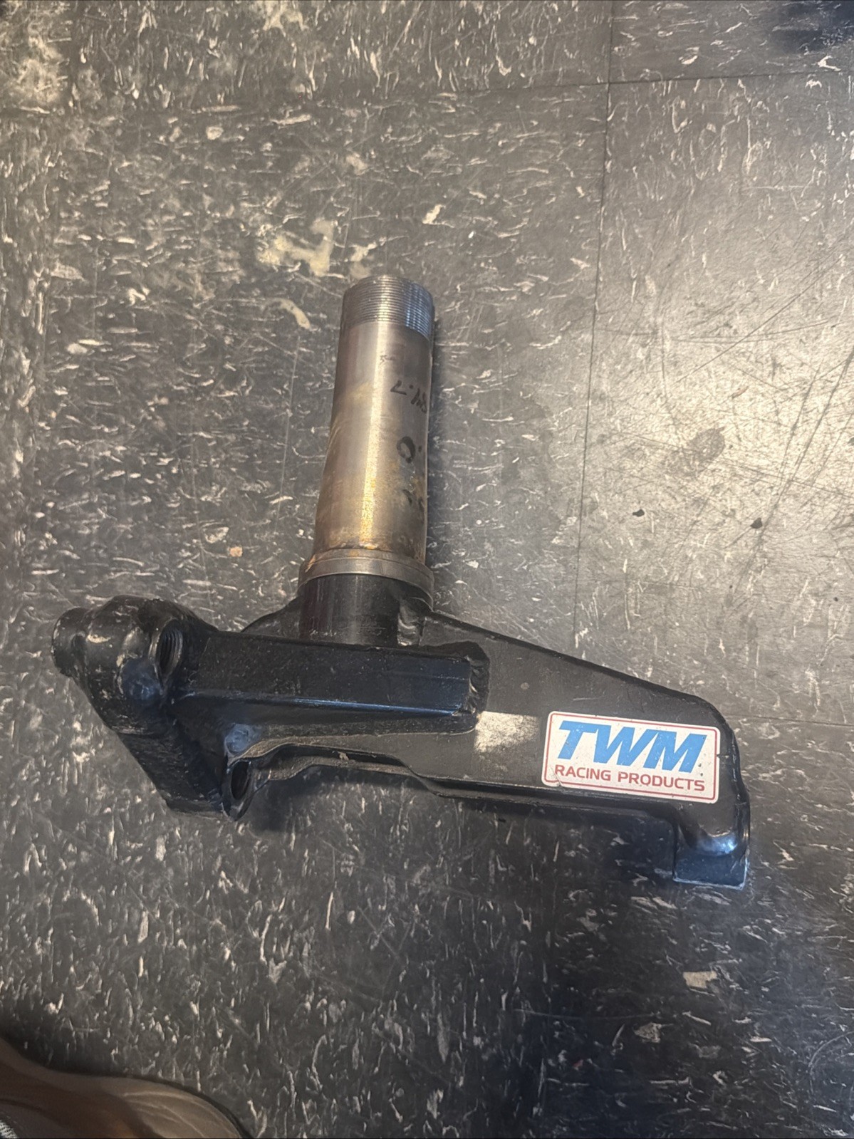 TWM Racing Products Spindle Blue Front Rocket Dirt Late Model TWM Spindle Left