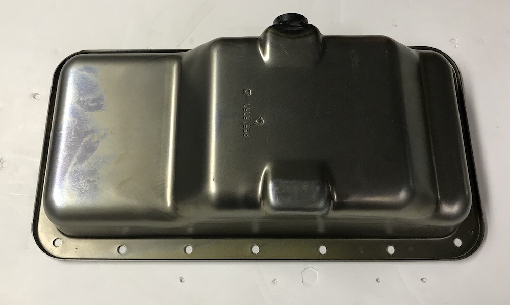 RE515350, John Deere 4024 2.4L Oil Pan