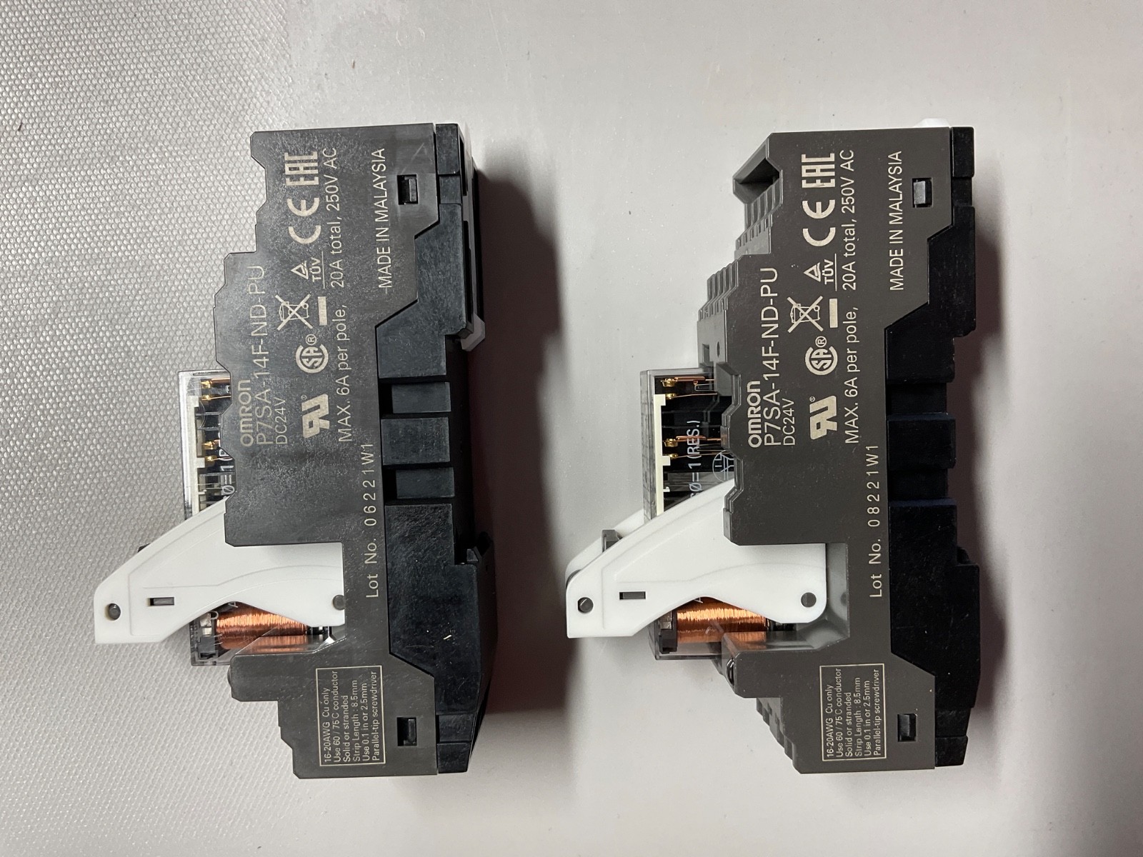 LOT OF 2 NEW OMRON PLC MODULE P7SA-14F-ND-PU RELAY BASE