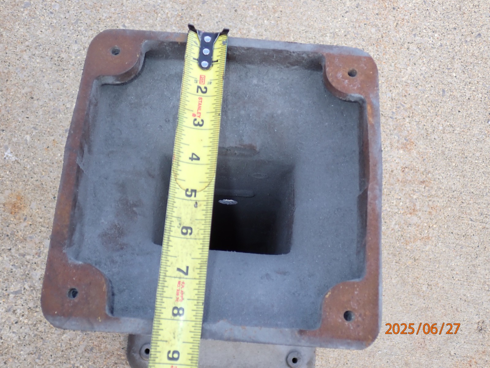 VINTAGE DELTA ROCKWELL GRINDER CAST IRON PEDESTAL STAND BASE