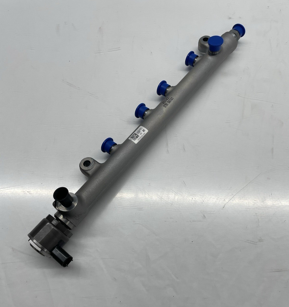 OEM 2017-2023 Chevy GMC 6.6L Duramax L5P Drivers Side LH Fuel Rail 12678991