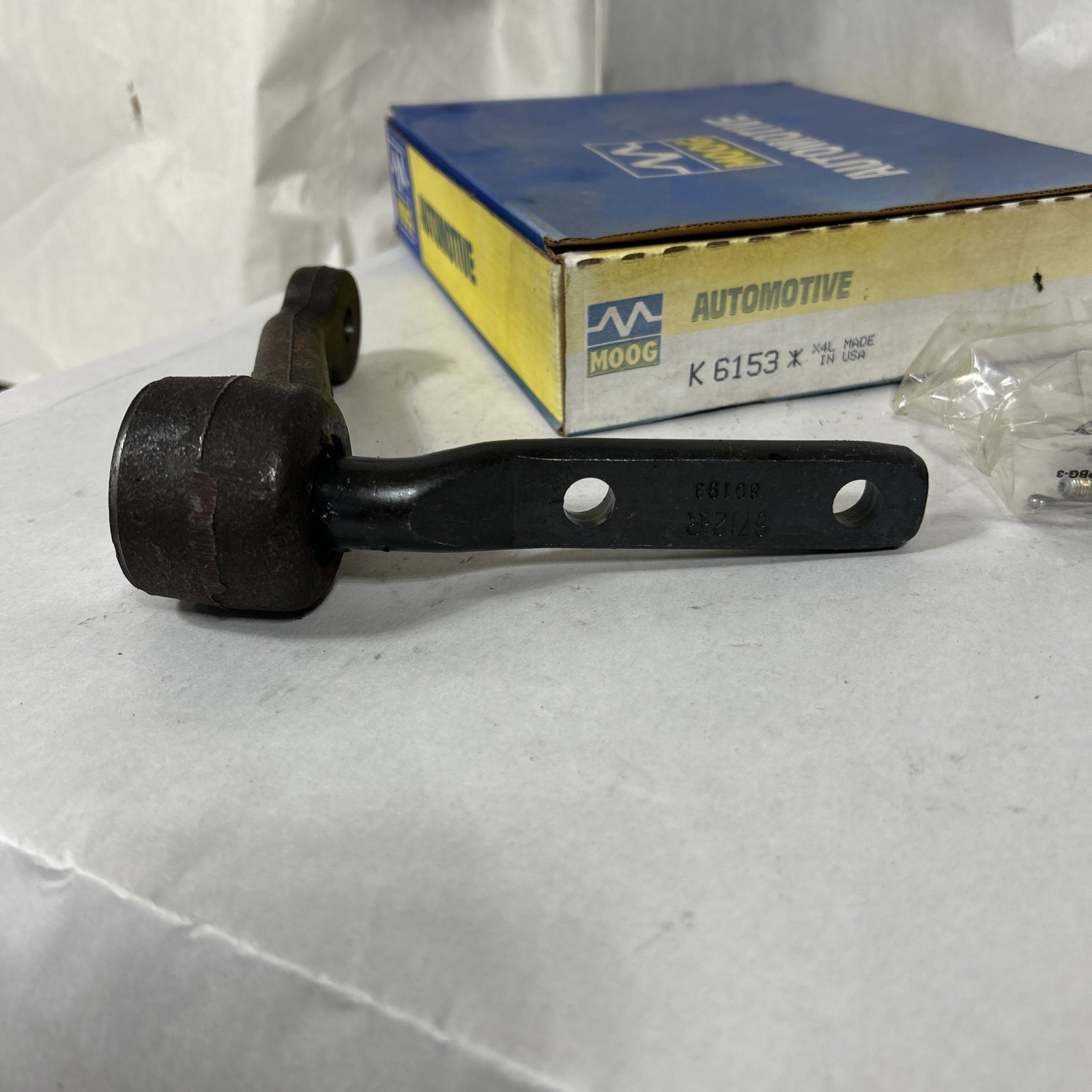 1974-77 GM Full & Midsize Car Steering Idler Arm Moog K6153 NOS Many Application