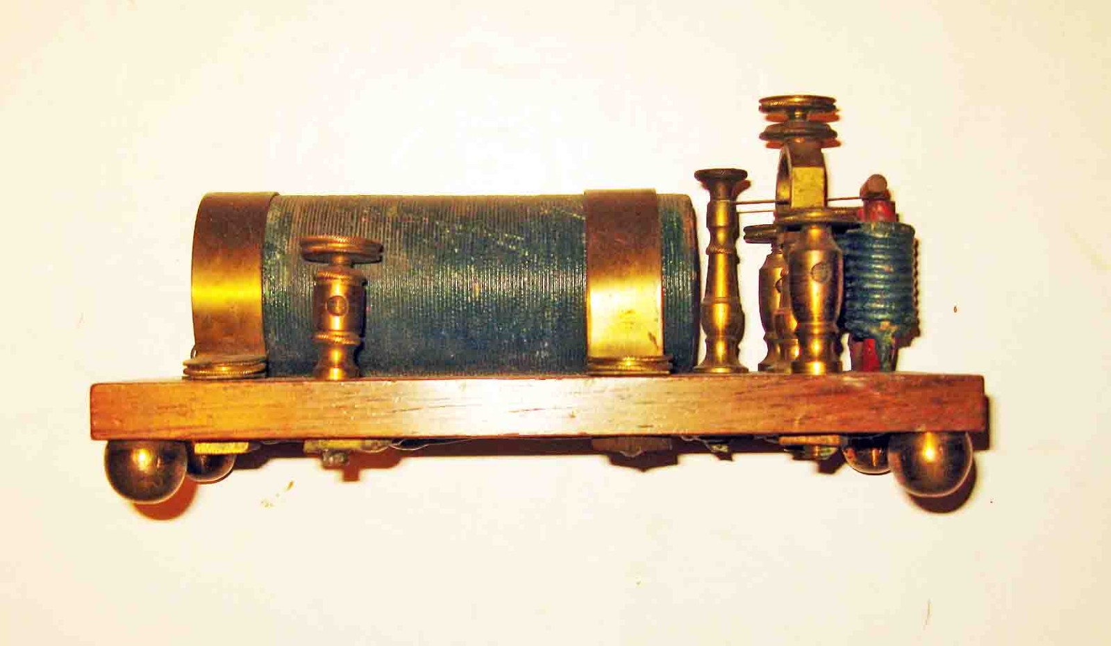 RARE c1845 DANIEL DAVIS Jr Boston QUACK MEDICAL ELECTRICAL COIL /BRASS BALL FEET