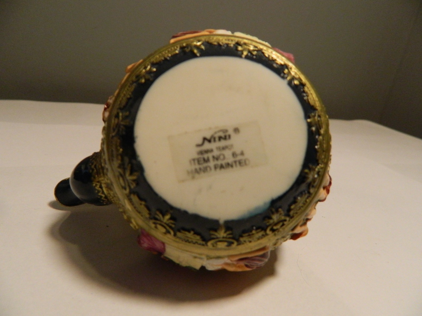 Nini Vienna Miniature Gold Hand Painted Resin Teapot with Chained Lid #6-4