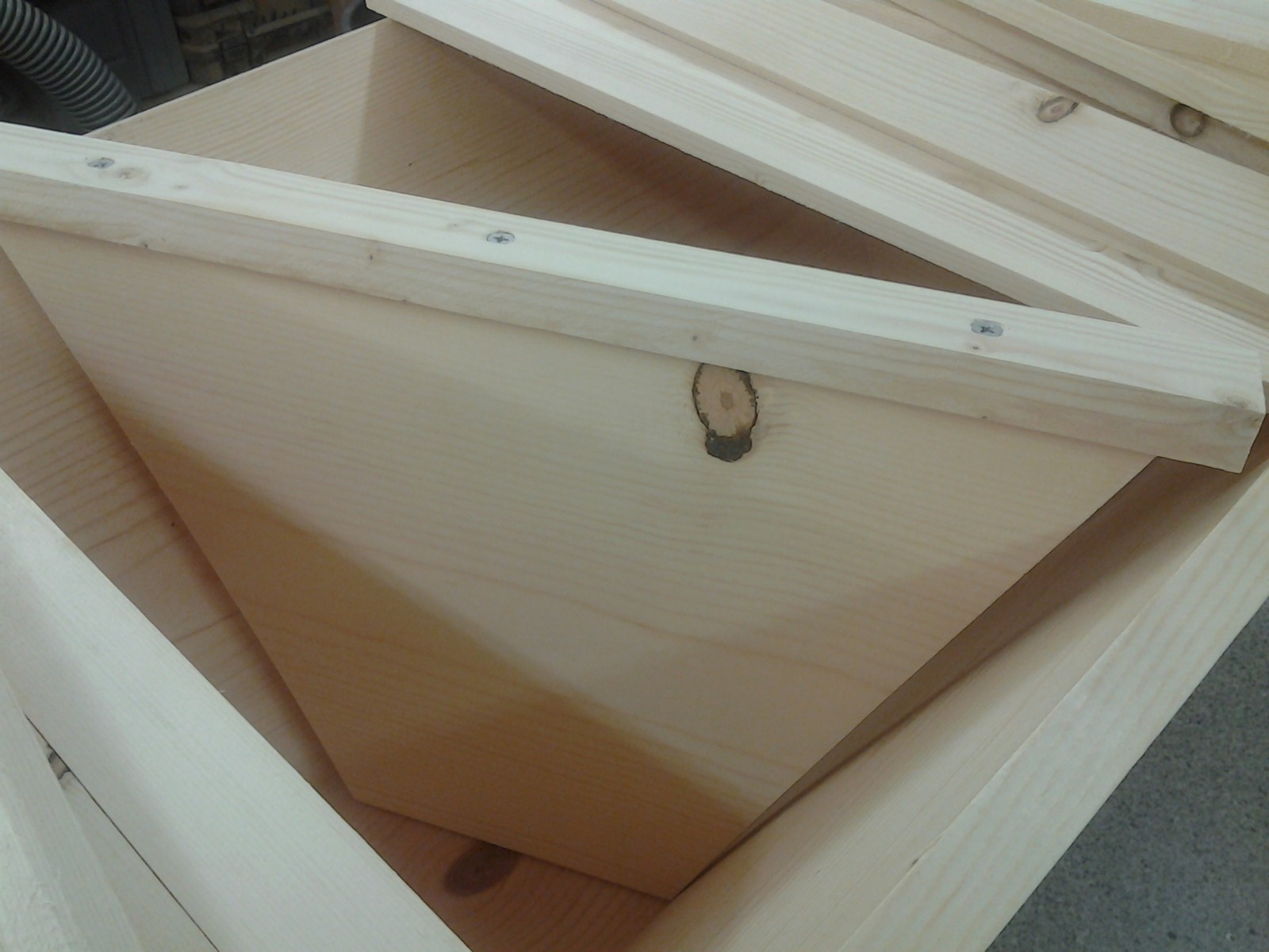 Bee Hive, Top Bar with 30 Top Bars and Roof Backyard Bee Keeping Hive