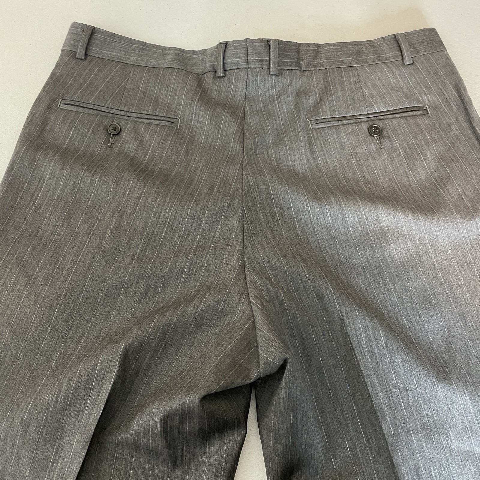 Lineage 2 Piece Suit Mens 44R 38x28 Gray Striped Wool Three Buttons Pants