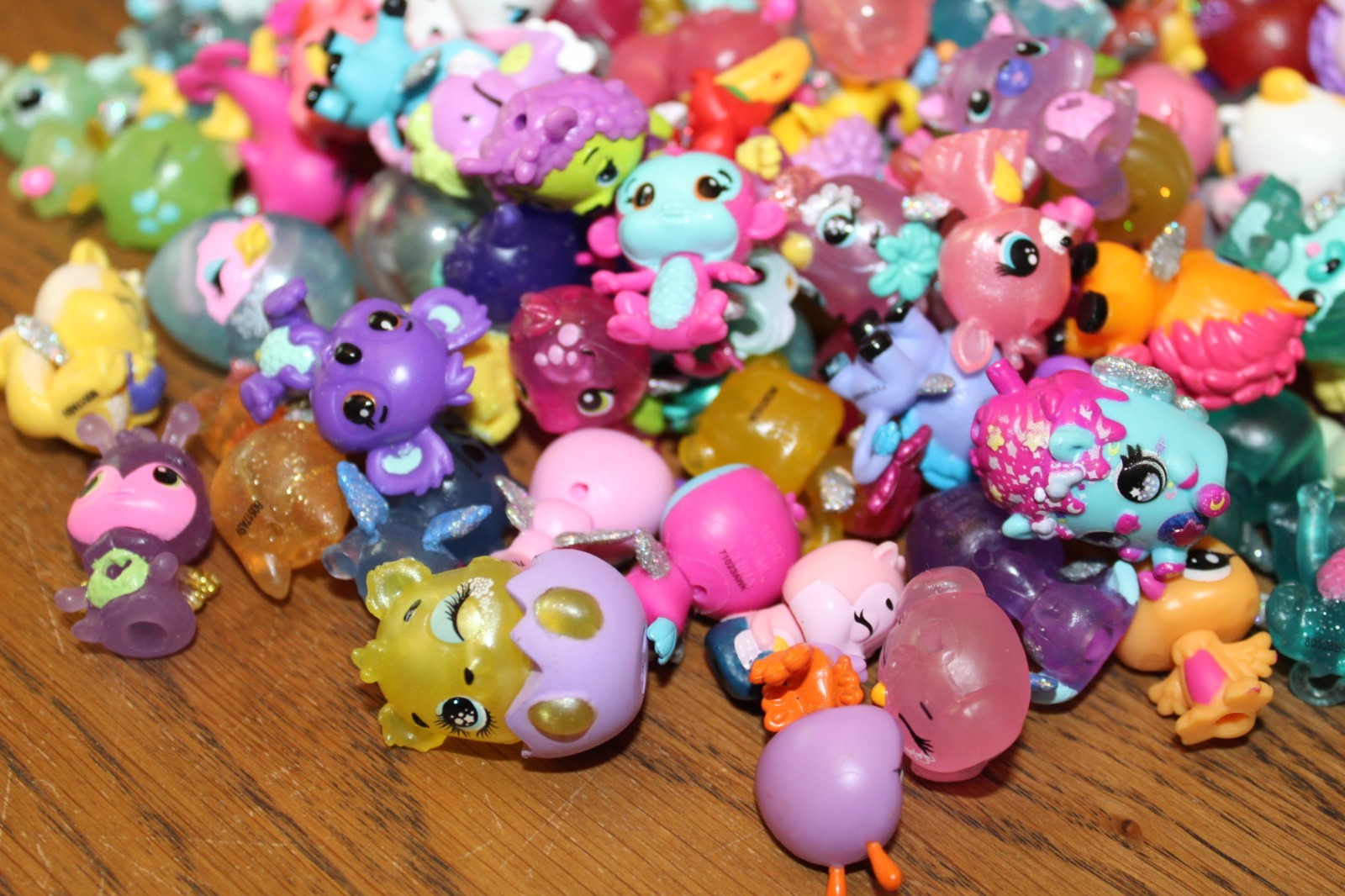 Hatchimals COLLEGGTIBLES Random LOT Bag (10) Assorted CUTE Seasons NO DUPLICATES