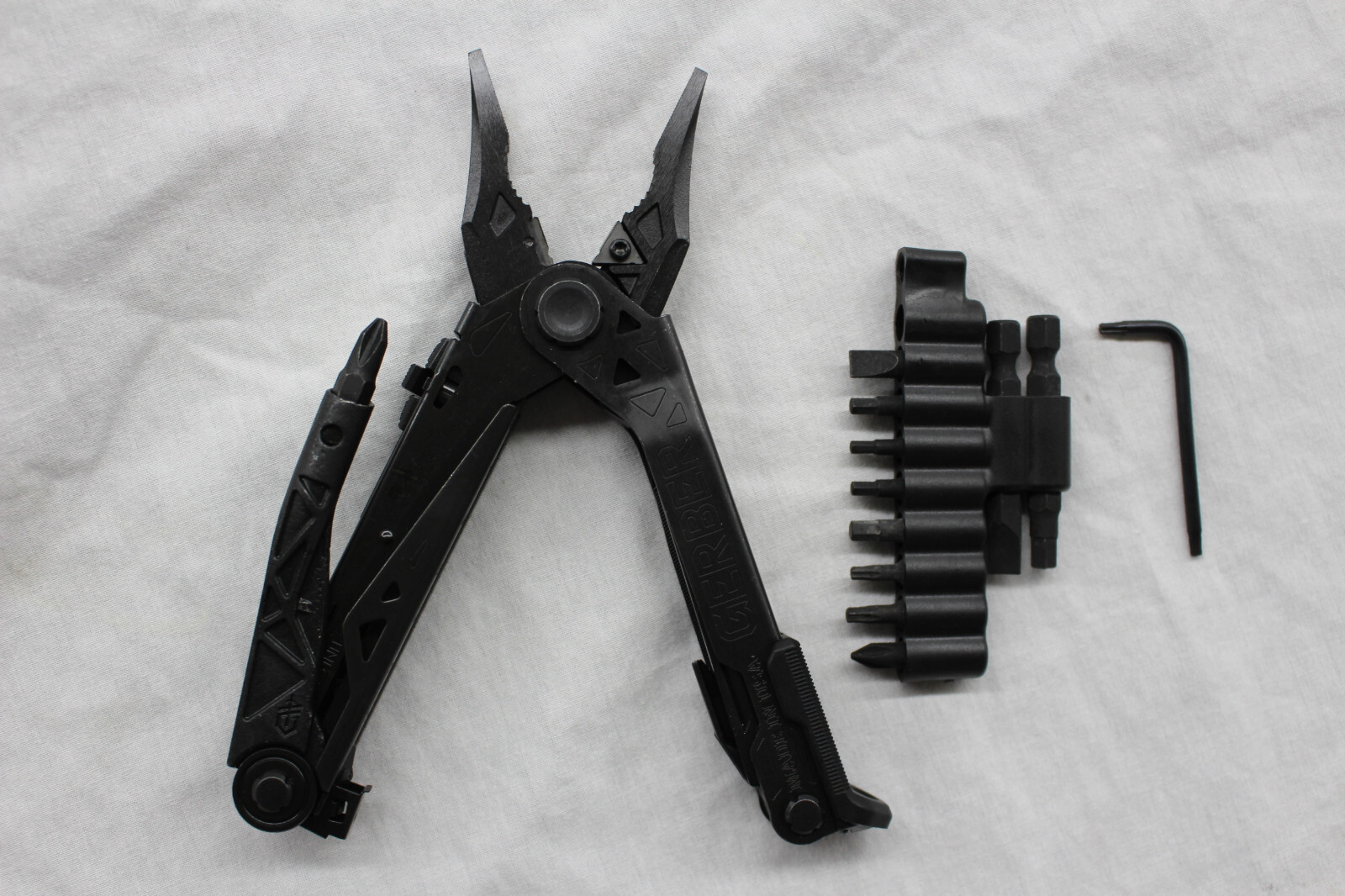 Gerber Center-Drive All Black Multi-tool