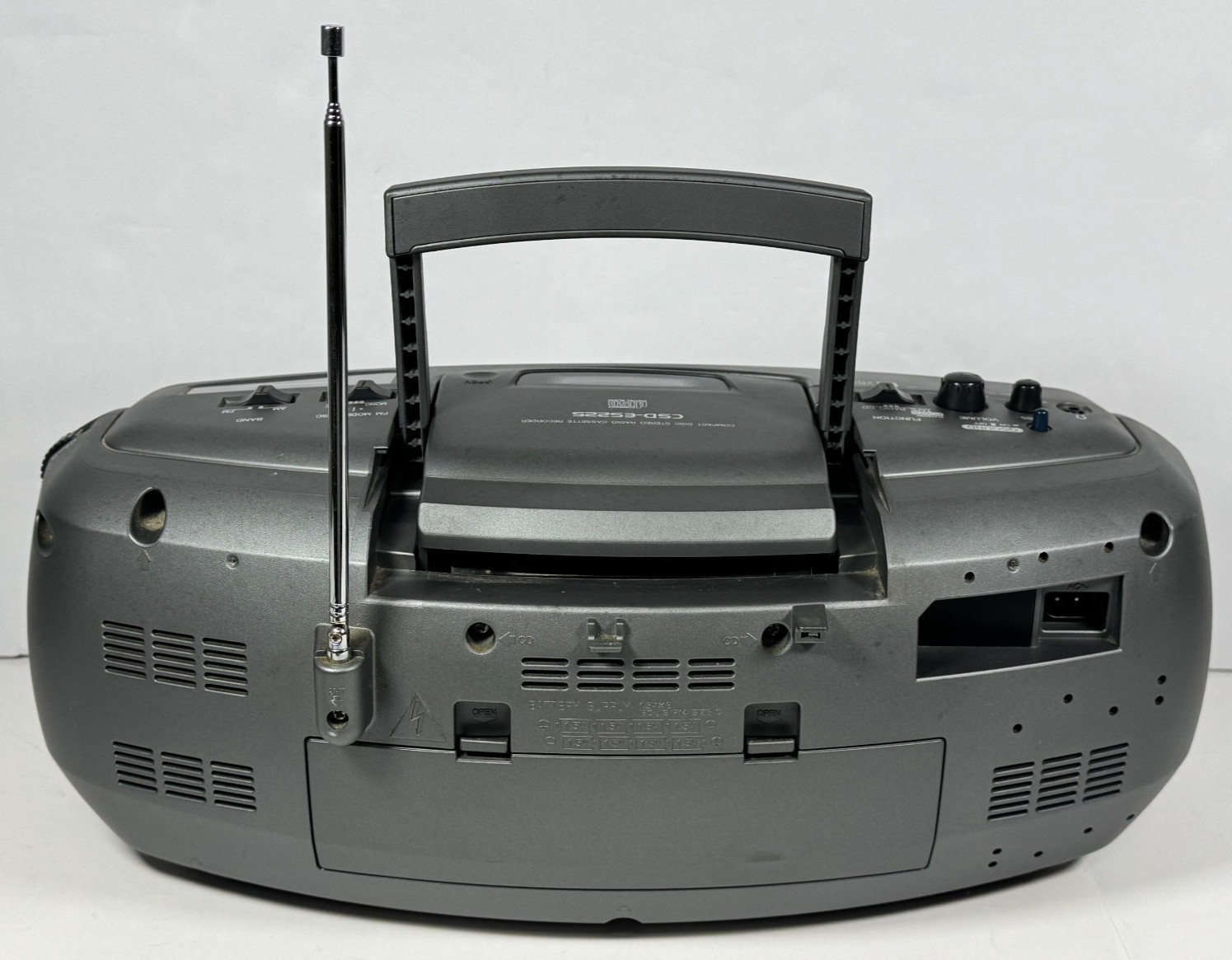 AIWA CSD-ES225 Compact Disc Stereo Radio Cassette Recorder Boombox FULLY TESTED