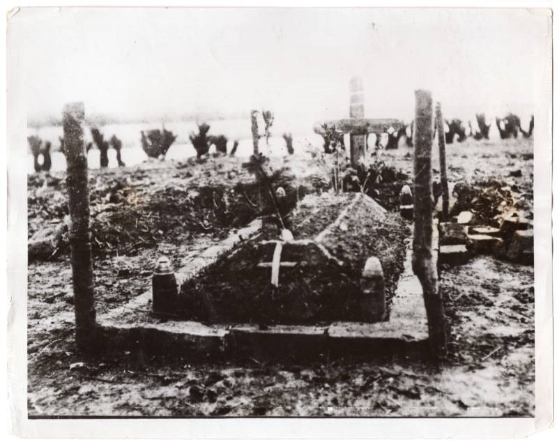 WWI Grave of French Sapper Who Lost His Life in Argonne 8x10 Original News Photo
