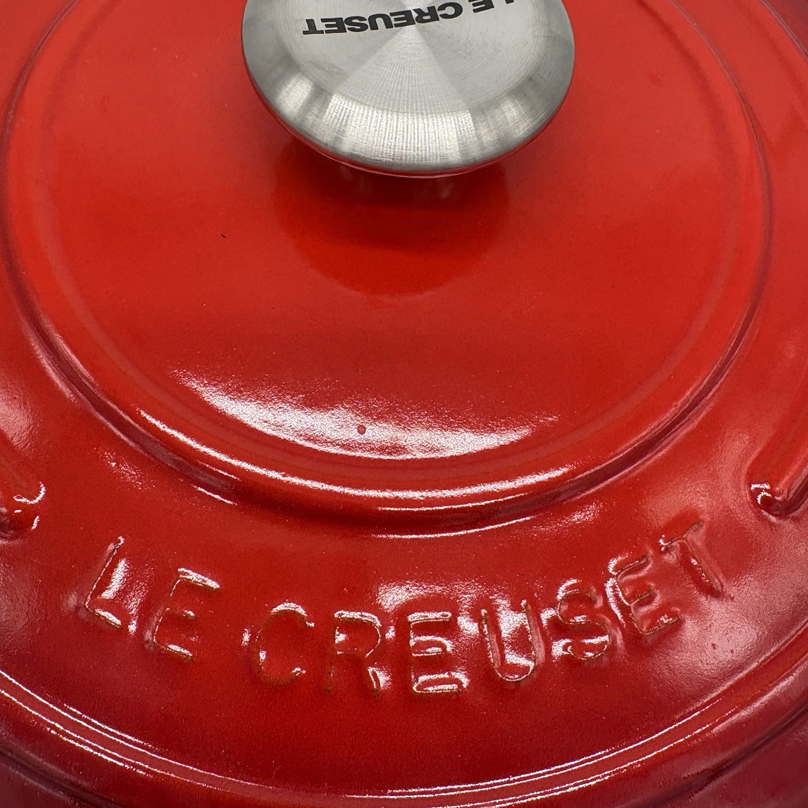 Le Creuset Signature Enameled Cast Iron Wide Round Dutch Oven 6 3/4Qt Cerise Red