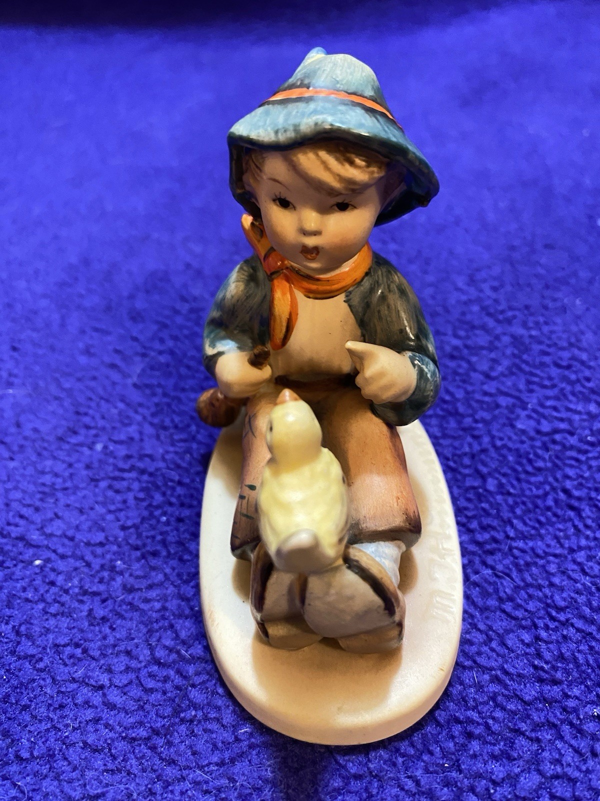 Hummel figurine Singing Lesson #63 - Read See Pictures Crown Mark TMK1