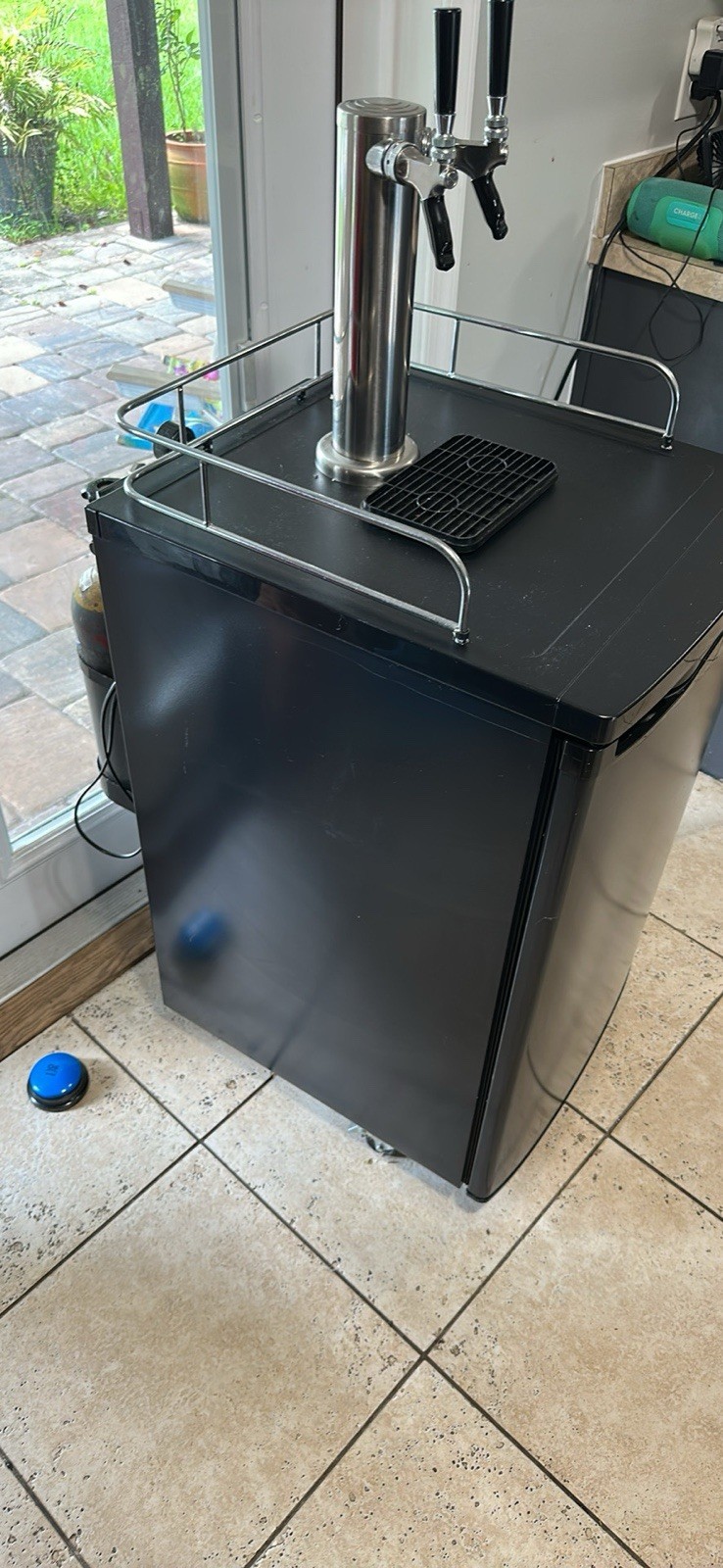 Double Tap Edgestar Kegerator With One Keg.