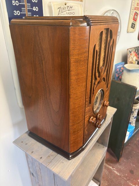 Grunow 670 Tombstone Radio