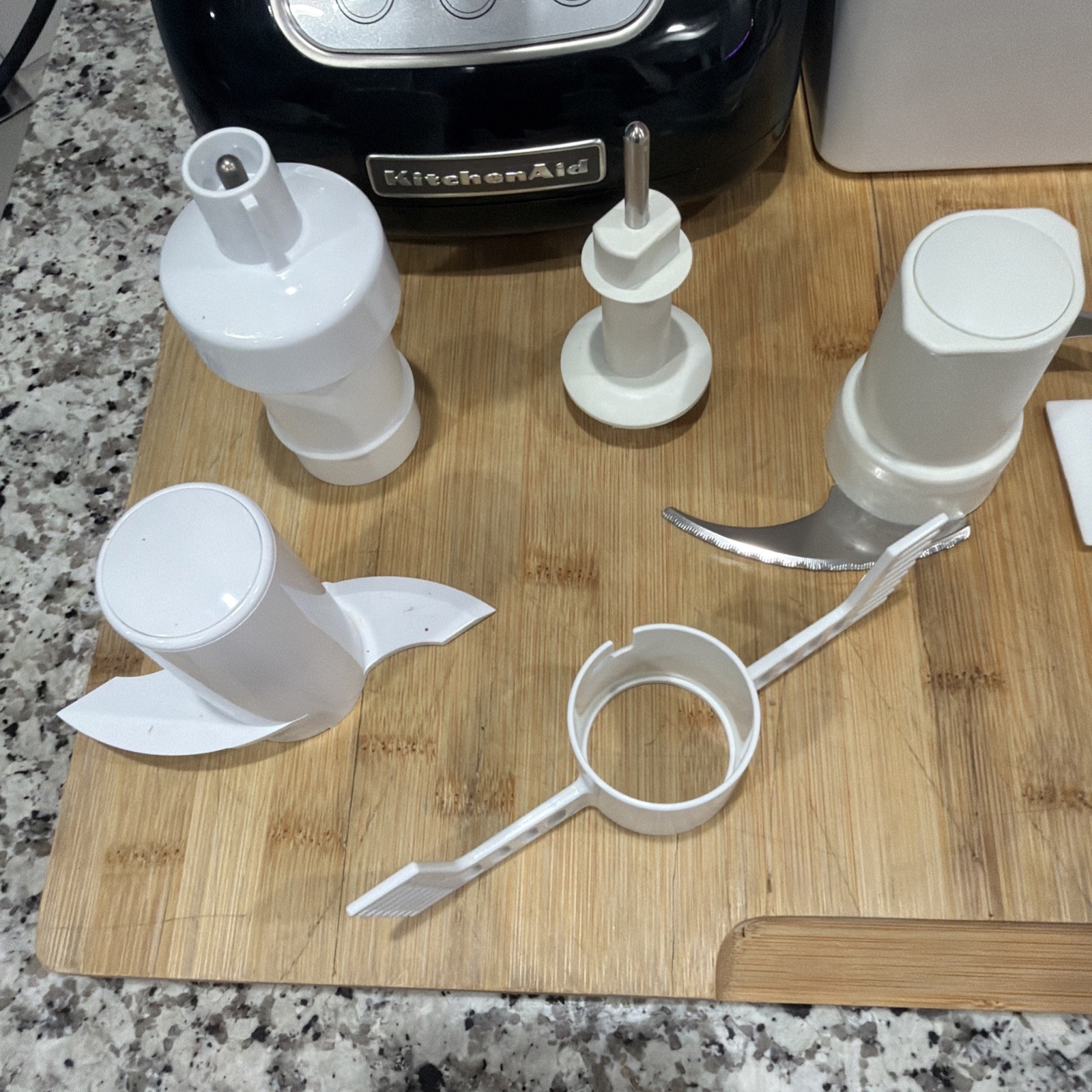 Kitchen Aid Food Processor Plus KitchenAid Attachments bundle Model KFP750OB1 *