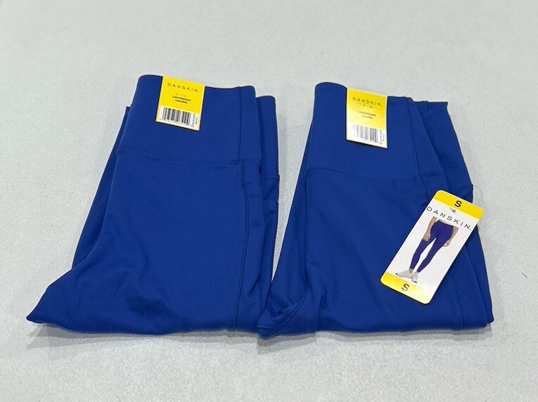 Danskin Women's Lightweight Active 7/8 Legging, Dazzling Blue, Size S