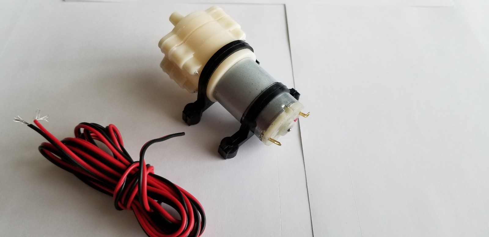 12V DC R385 Aquarium Pump Fish Tank Motor Diaphragm Water/AIR Pump + 2m Wire