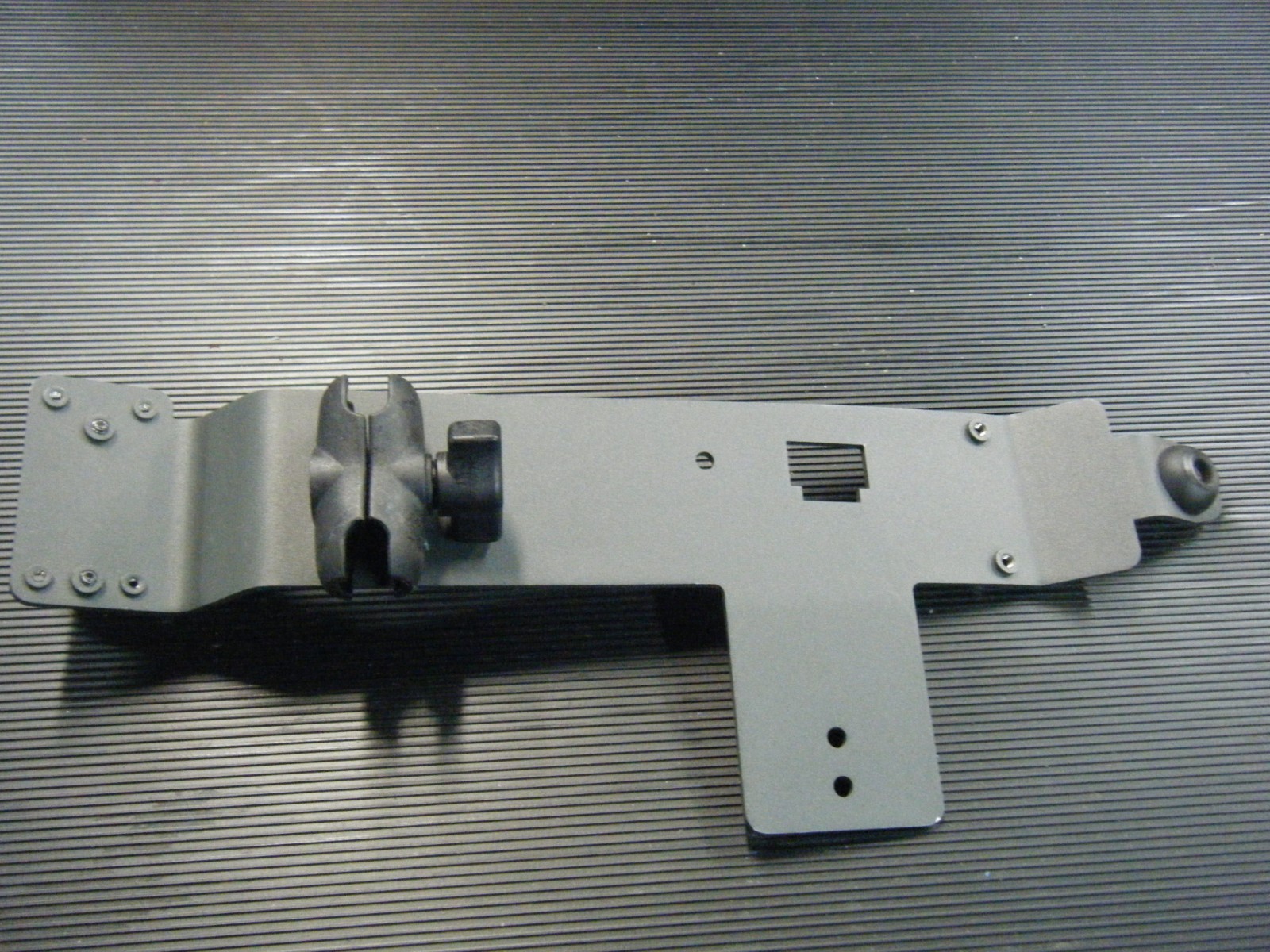 WATCHGUARD 4RE MOUNTING BRACKET FOR 2011 THRU 2019 FORD EXPLORER POLICE UTILITY