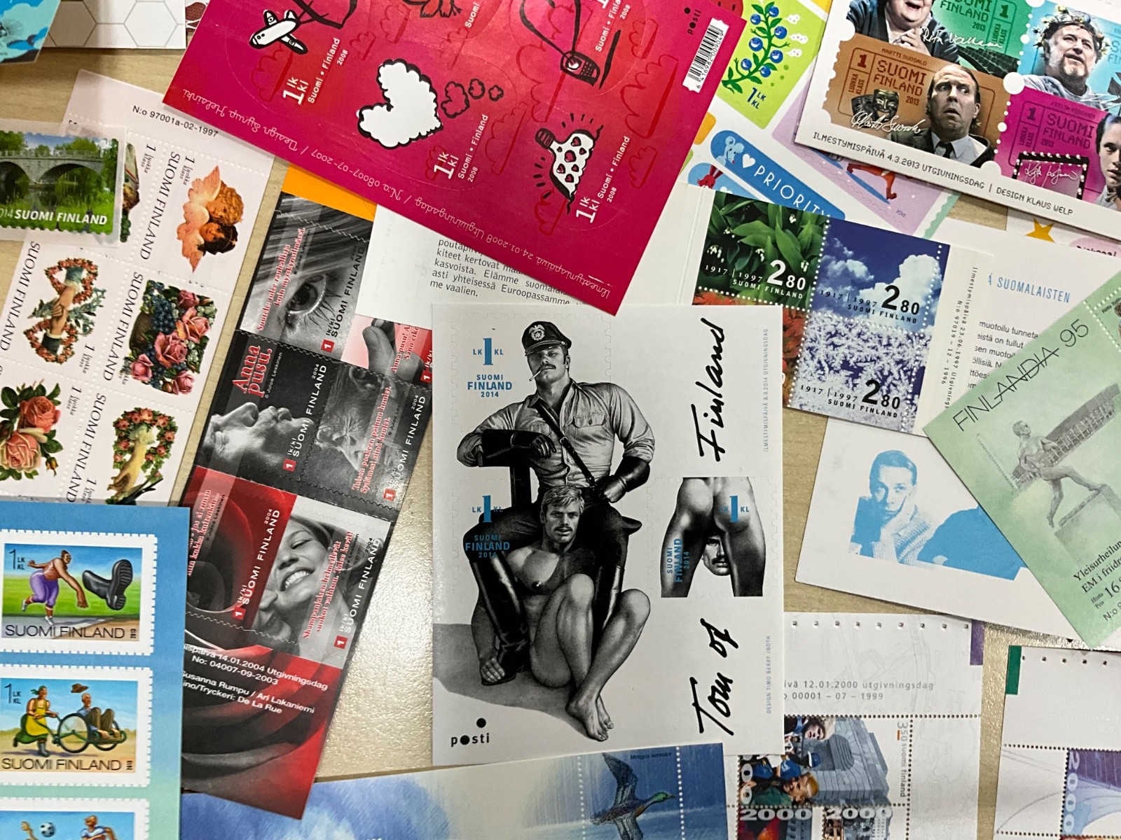 Finland MNH Stamps modern sheets booklets 100 different items @3*