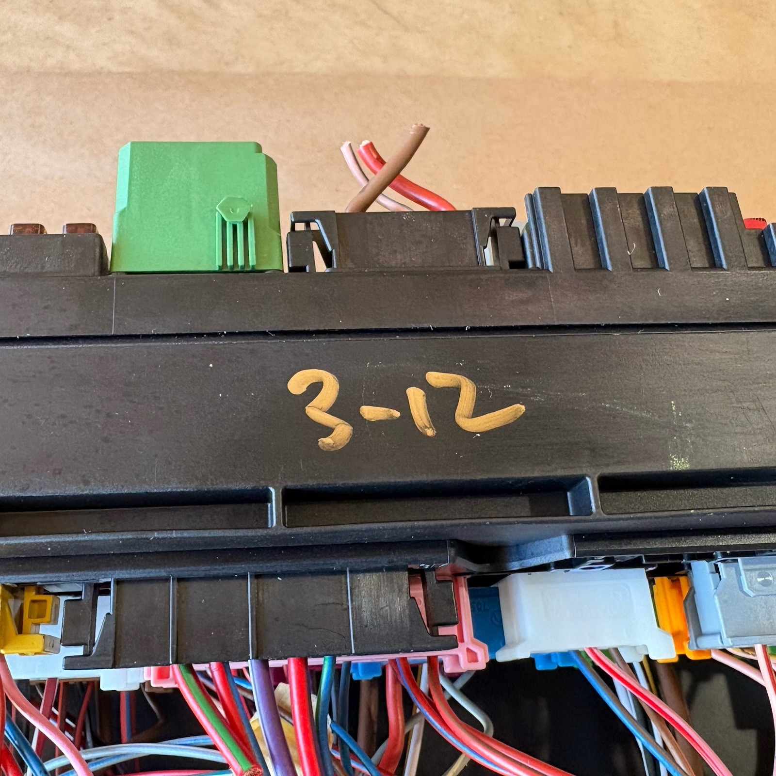 13 Mercedes-Benz C250 Front Fuse SAM Relay Box Control Module A 212 900 34 14