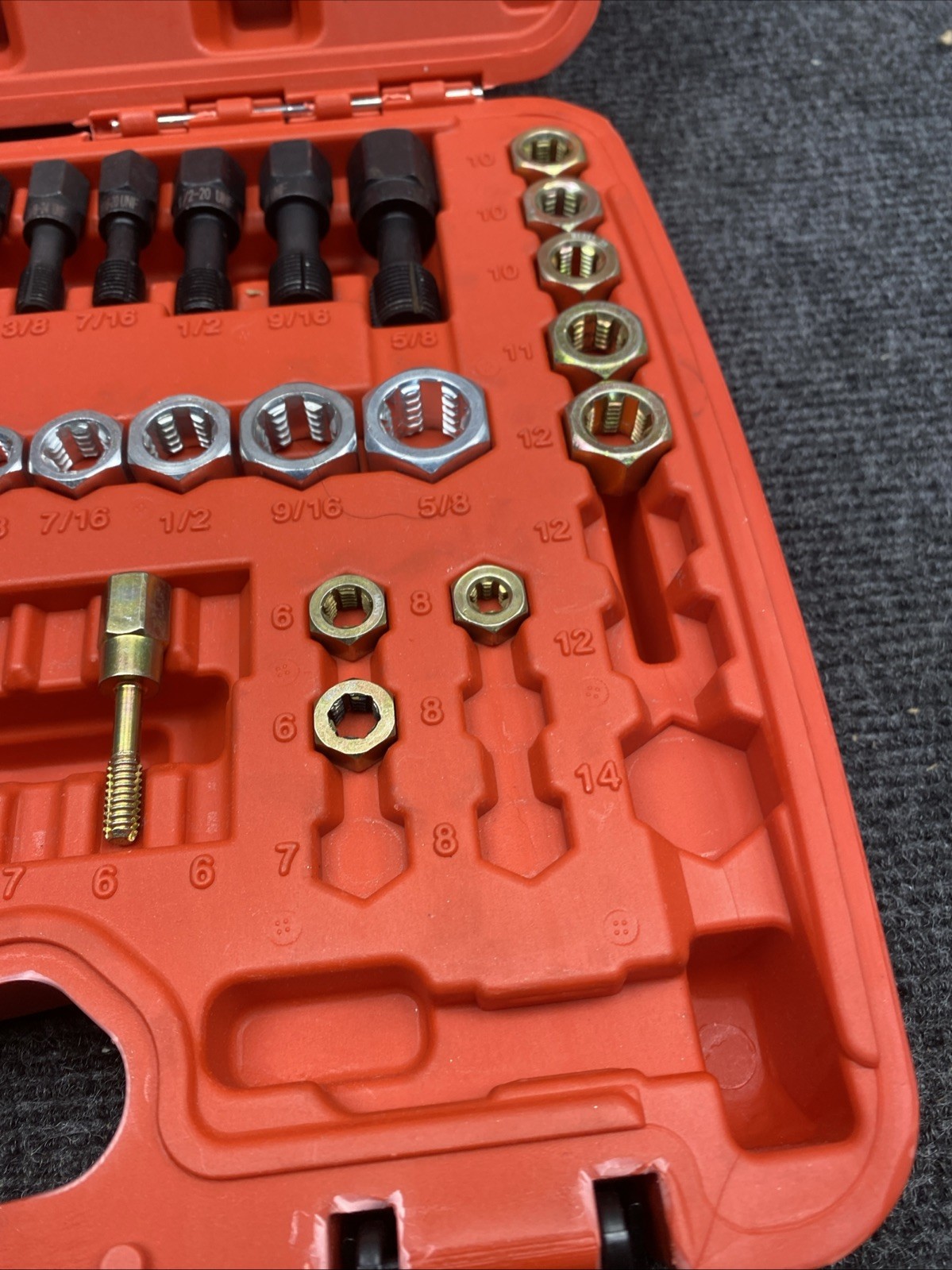 NOS Thread Repair Kit UNC UNF & Metric Thread Chaser Set Rethread Repair Tool