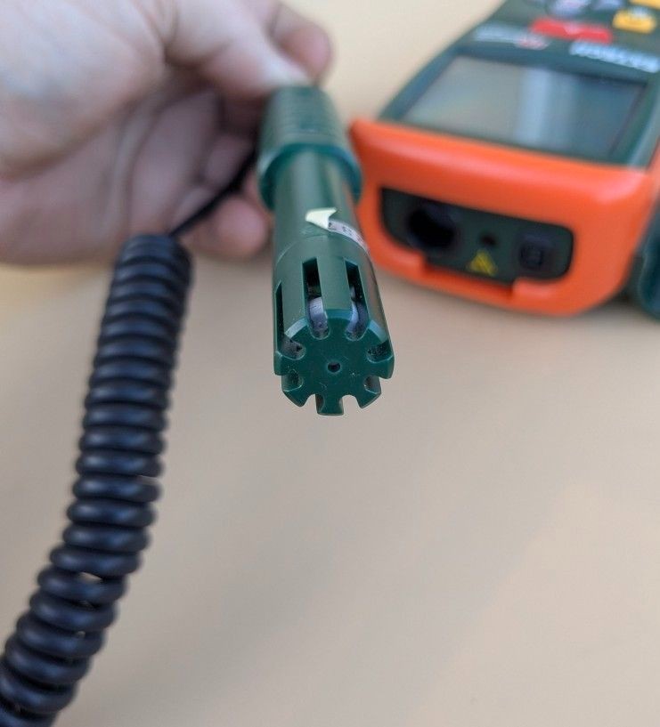 Infrared-Thermometer / Hydro- Thermometer by EXTECH Instruments - Model RH101