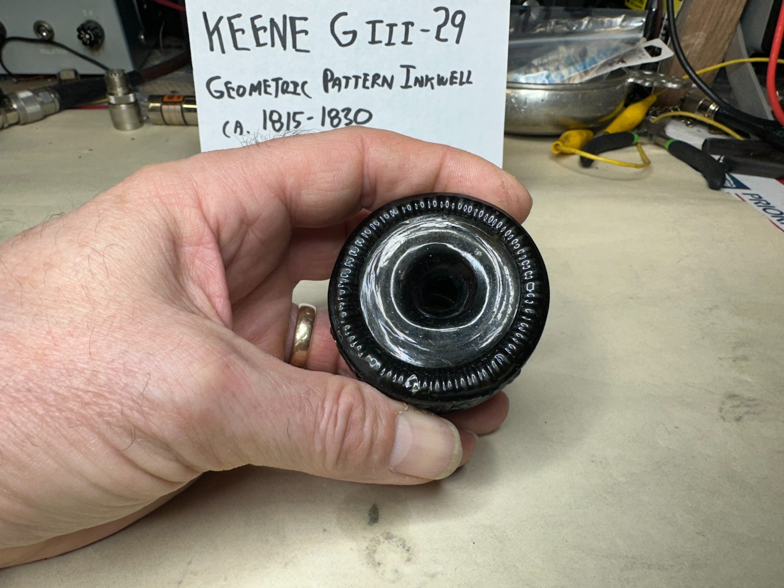 Keene GIII-29 3 Mold Geometric Pattern Inkwell! 1815-1830-ish. Olive Green.