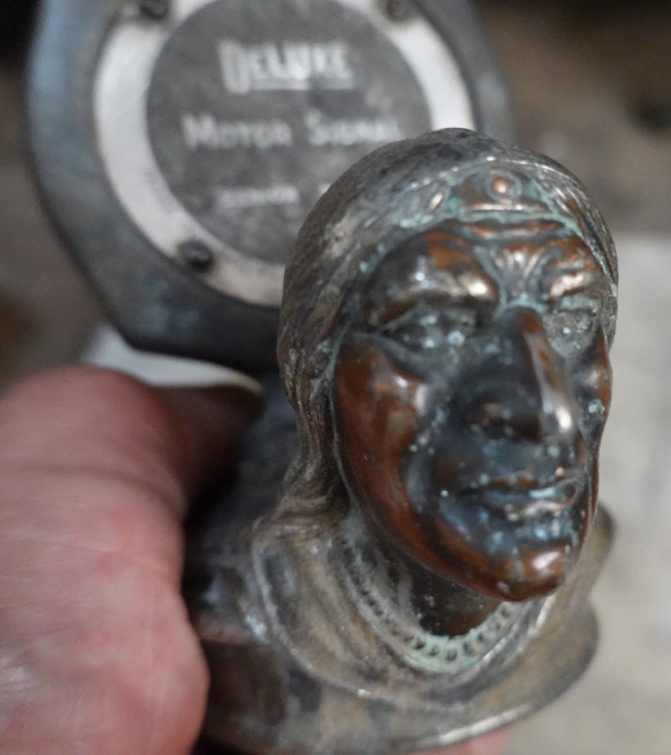 Antique 1929 PONTIAC INDIAN HEAD DELUXE MOTOR SIGNAL RADIATOR CAP HOOD ORNAMENT